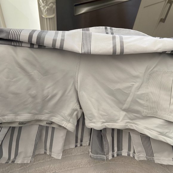 Lululemon Tennis Skirt - size 4 - Picture 9 of 16